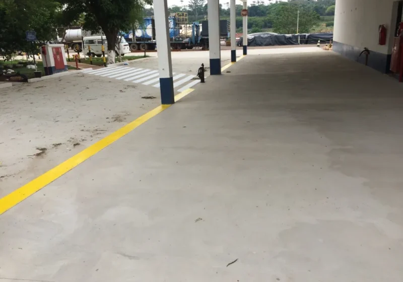 Área de carregamento e piso de concreto na Yara Fertilizantes, foto 2